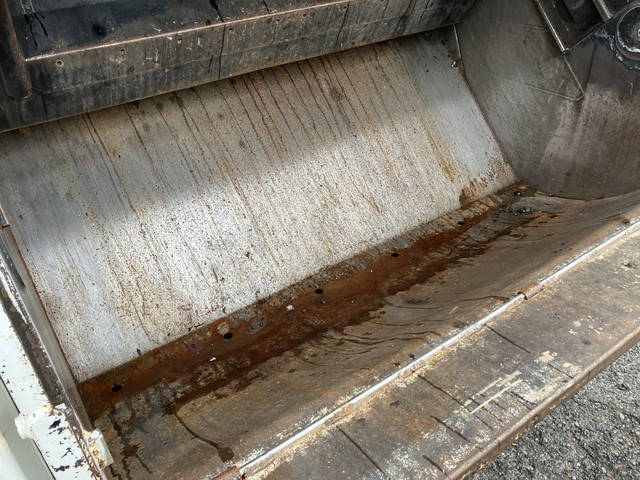 いすゞフォワードパッカー車（塵芥車）中型（4t）[写真14]