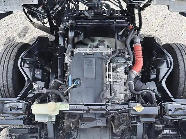 三菱ふそうキャンター平ボディ小型（2t・3t）[写真16]