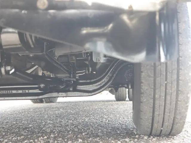 三菱ふそうキャンター平ボディ小型（2t・3t）[写真23]