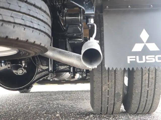 三菱ふそうキャンター平ボディ小型（2t・3t）[写真27]