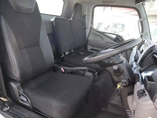 三菱ふそうキャンター平ボディ小型（2t・3t）[写真30]