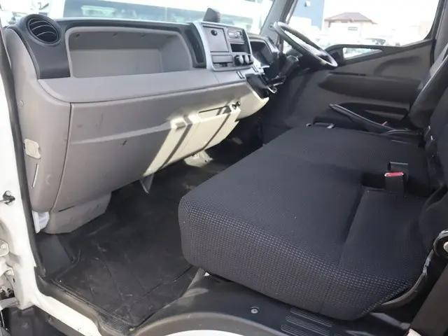 三菱ふそうキャンター平ボディ小型（2t・3t）[写真31]