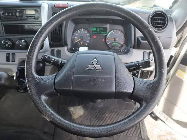三菱ふそうキャンター平ボディ小型（2t・3t）[写真33]