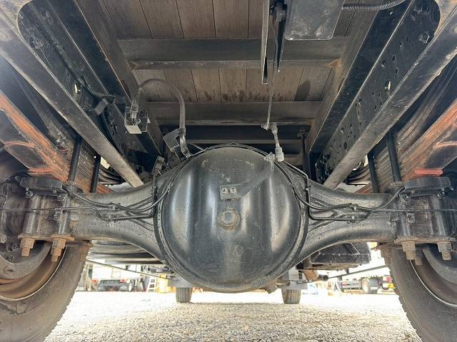 いすゞフォワード平ボディ増トン（6t・8t）[写真18]