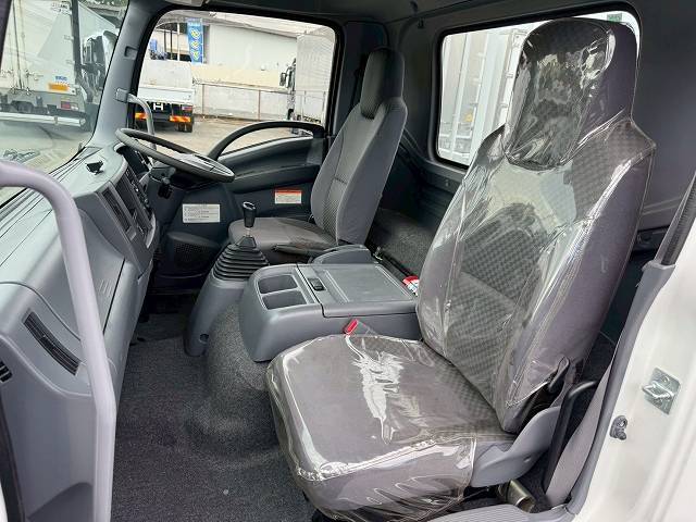 いすゞフォワード平ボディ増トン（6t・8t）[写真28]