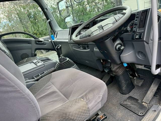 いすゞフォワード平ボディ増トン（6t・8t）[写真31]