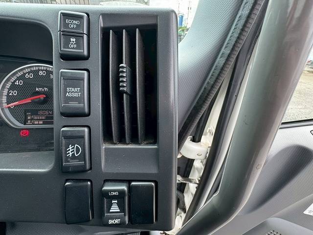 いすゞフォワード平ボディ増トン（6t・8t）[写真37]