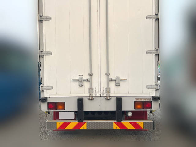 いすゞフォワードアルミウイング中型（4t）[写真02]