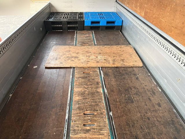 いすゞフォワードアルミウイング中型（4t）[写真06]