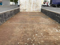 三菱ふそうキャンター平ボディ小型（2t・3t）[写真12]