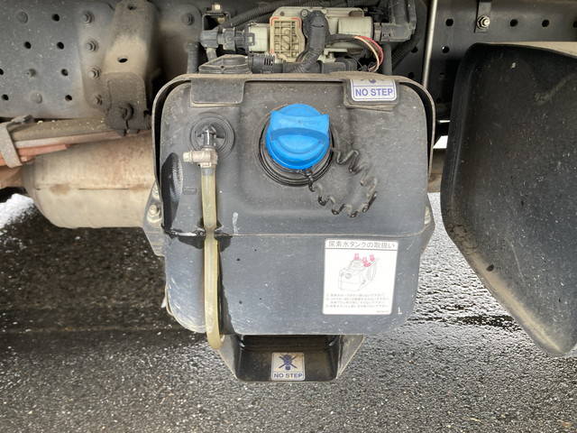 三菱ふそうキャンター平ボディ小型（2t・3t）[写真15]