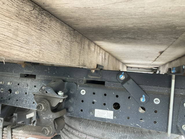 三菱ふそうキャンター平ボディ小型（2t・3t）[写真17]