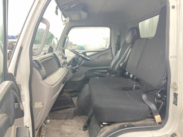 三菱ふそうキャンター平ボディ小型（2t・3t）[写真26]