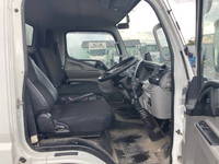 三菱ふそうキャンター平ボディ小型（2t・3t）[写真28]