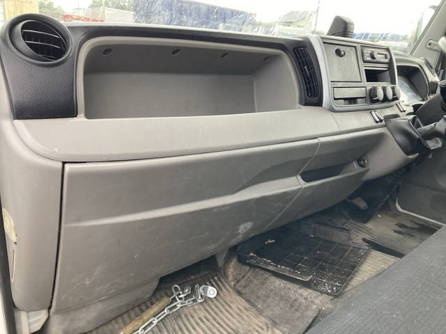 三菱ふそうキャンター平ボディ小型（2t・3t）[写真28]