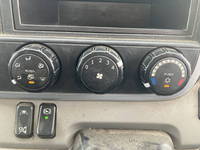 三菱ふそうキャンター平ボディ小型（2t・3t）[写真35]