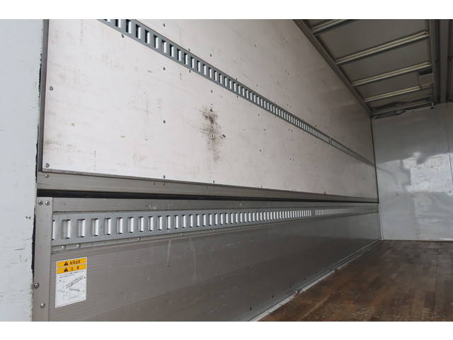 三菱ふそうファイターアルミウイング中型（4t）[写真13]