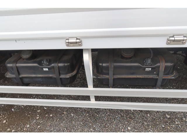 三菱ふそうファイターアルミウイング中型（4t）[写真19]