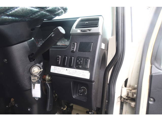 三菱ふそうファイターアルミウイング中型（4t）[写真30]