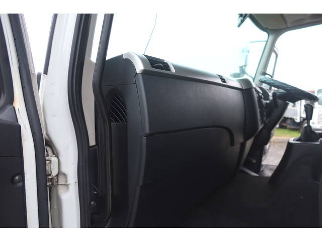 三菱ふそうファイターアルミウイング中型（4t）[写真37]