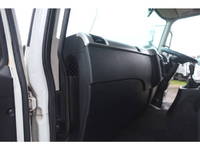 三菱ふそうファイターアルミウイング中型（4t）[写真38]