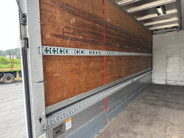 三菱ふそうファイターアルミウイング中型（4t）[写真18]