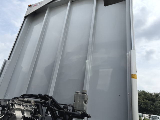 三菱ふそうファイターアルミウイング中型（4t）[写真34]