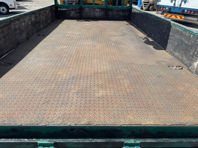 三菱ふそうキャンターセルフクレーン3段小型（2t・3t）[写真10]