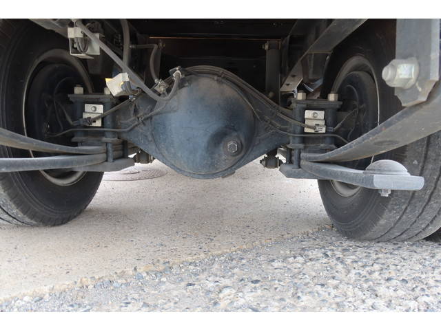 いすゞエルフ平ボディ小型（2t・3t）[写真11]