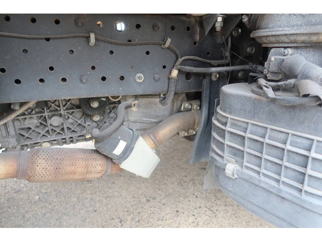 いすゞエルフ平ボディ小型（2t・3t）[写真16]