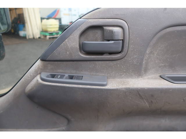 いすゞエルフ平ボディ小型（2t・3t）[写真28]