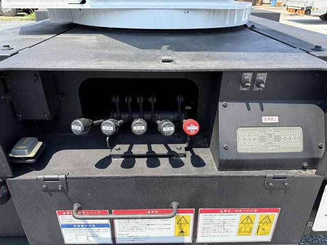 三菱ふそうファイター高所作業車中型（4t）[写真20]