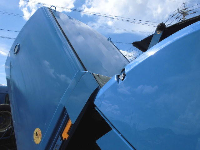 日野デュトロパッカー車（塵芥車）小型（2t・3t）[写真16]