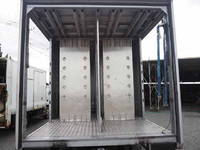 三菱ふそうキャンターパネルバン小型（2t・3t）[写真11]