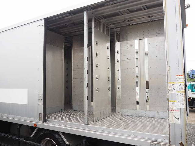 三菱ふそうキャンターパネルバン小型（2t・3t）[写真13]