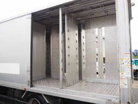 三菱ふそうキャンターパネルバン小型（2t・3t）[写真14]