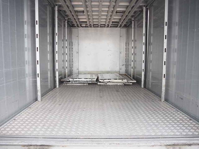 三菱ふそうキャンターパネルバン小型（2t・3t）[写真15]