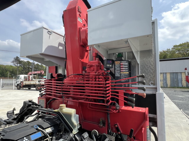 三菱ふそうキャンタークレーン5段小型（2t・3t）[写真26]