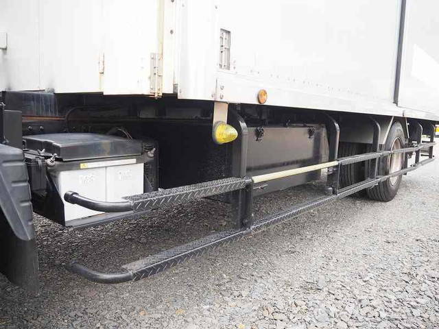 三菱ふそうキャンターパネルバン小型（2t・3t）[写真32]