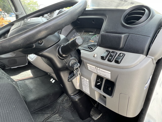 三菱ふそうキャンタークレーン5段小型（2t・3t）[写真35]