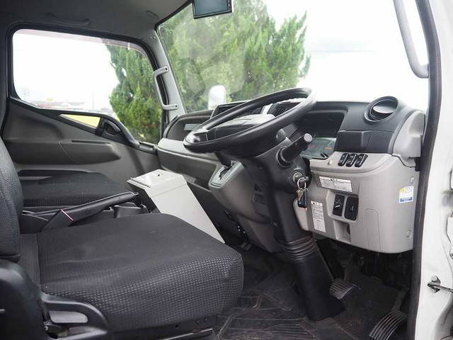 三菱ふそうキャンターパネルバン小型（2t・3t）[写真37]