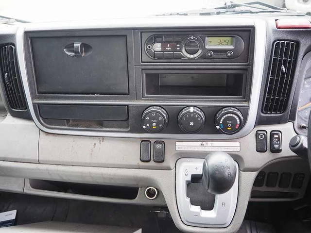 三菱ふそうキャンターパネルバン小型（2t・3t）[写真39]