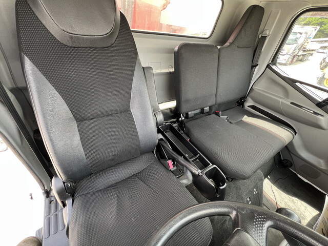 三菱ふそうキャンタークレーン5段小型（2t・3t）[写真40]