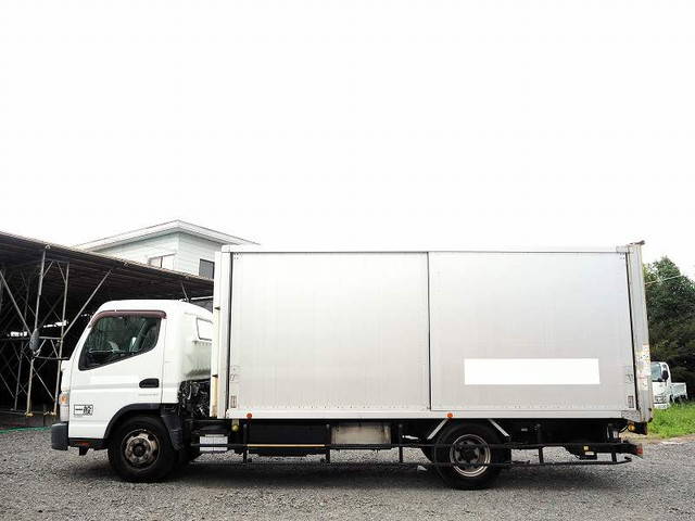 三菱ふそうキャンターパネルバン小型（2t・3t）[写真05]