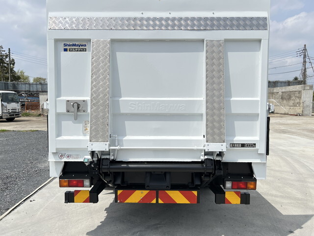 三菱ふそうキャンタークレーン5段小型（2t・3t）[写真05]