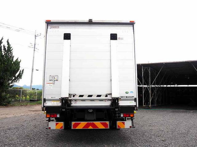 三菱ふそうキャンターパネルバン小型（2t・3t）[写真06]