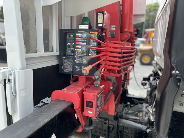 三菱ふそうキャンタークレーン5段小型（2t・3t）[写真07]