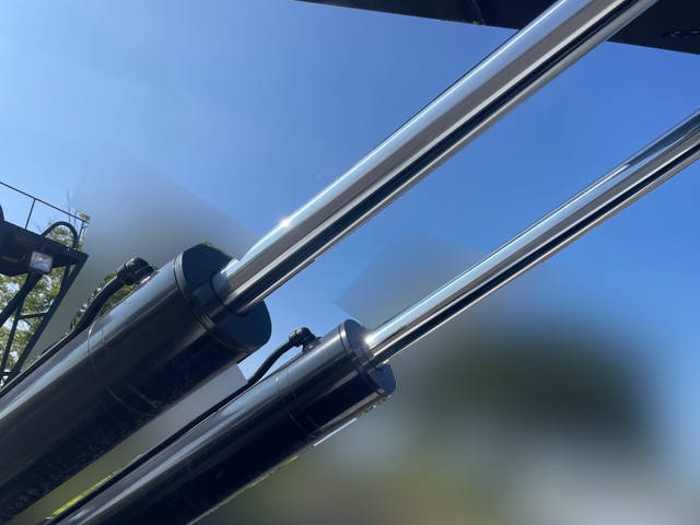 日野プロフィアコンテナ専用車大型（10t）[写真13]