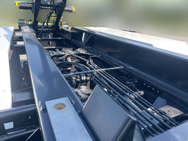 日野プロフィアコンテナ専用車大型（10t）[写真15]