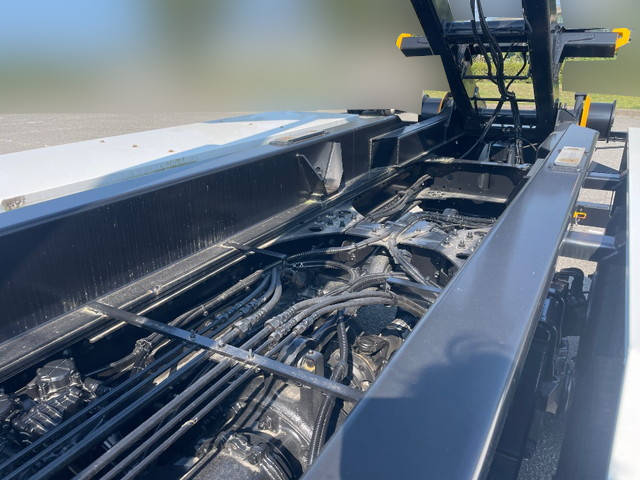 日野プロフィアコンテナ専用車大型（10t）[写真16]